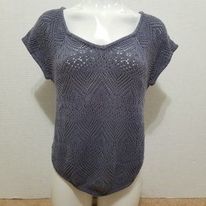 Xhilaration sweater Medium short sleeve open knit curved hem pullover crochet